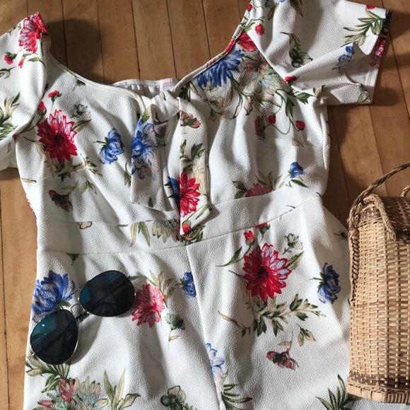 Plus size Romper in white last one - Picture 4 of 4